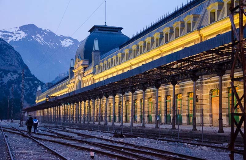 Le gouvernement espagnol approuve définitivement l'étude informative pour la mise en œuvre du gabarit UIC pour le  le tronçon de voie entre Huesca et Canfranc